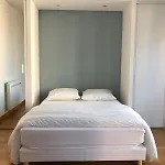 Cocoon 45 M With Balcony Near The *