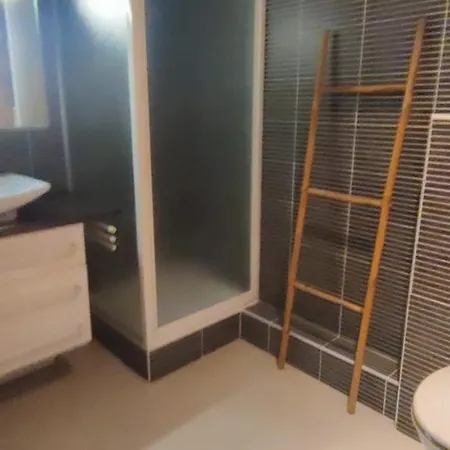 Cocoon 45 M With Balcony Near The Apartmán