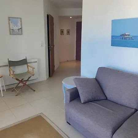 Cocoon 45 M With Balcony Near The Apartmán *
