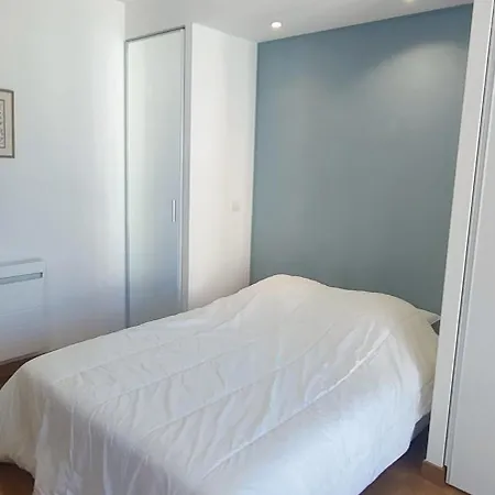 Cocoon 45 M With Balcony Near The Apartmán